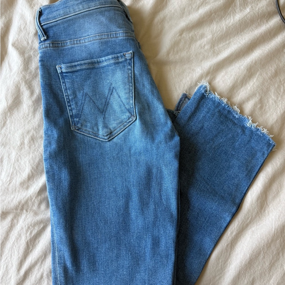 MOTHER Ankle Cropped Blue Jeans